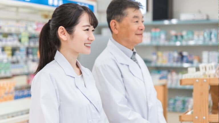 【シニア世代も活躍中】安定した働き方として注目される「薬局アシスタント」とは?地域医療を支えるサポート職