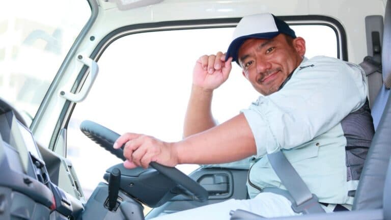 【60代・70代が活躍中】定年後のセカンドキャリアに「配送ドライバー」が選ばれる理由とは?長く続けやすい安定した仕事