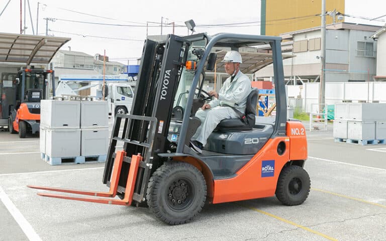 フォークリフト運転手 求人:物流業界で長く活躍できる仕事について